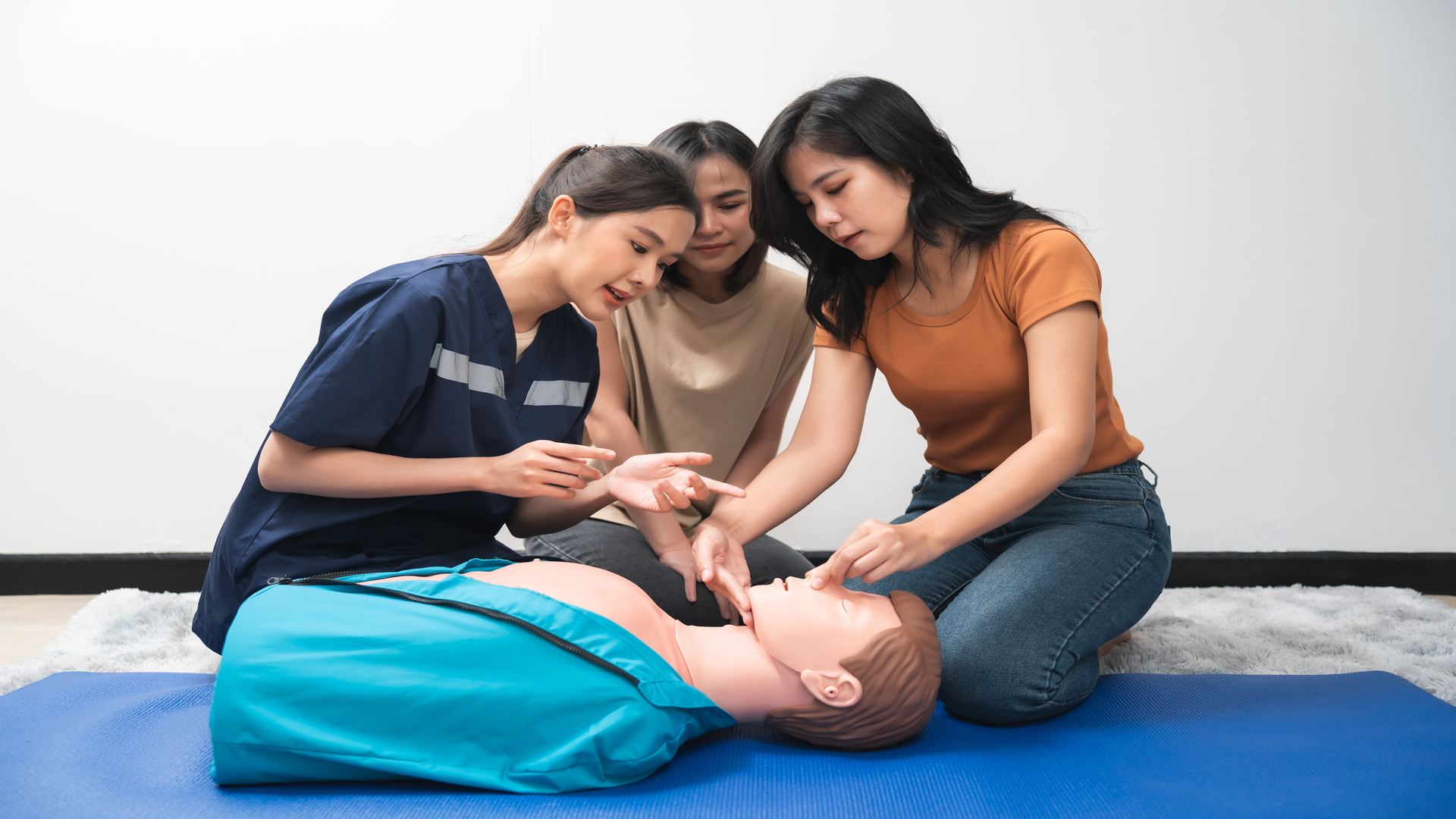 cpr-training-emergency-and-first-aid-class-on-cpr-2025-01-09-22-02-47-utc